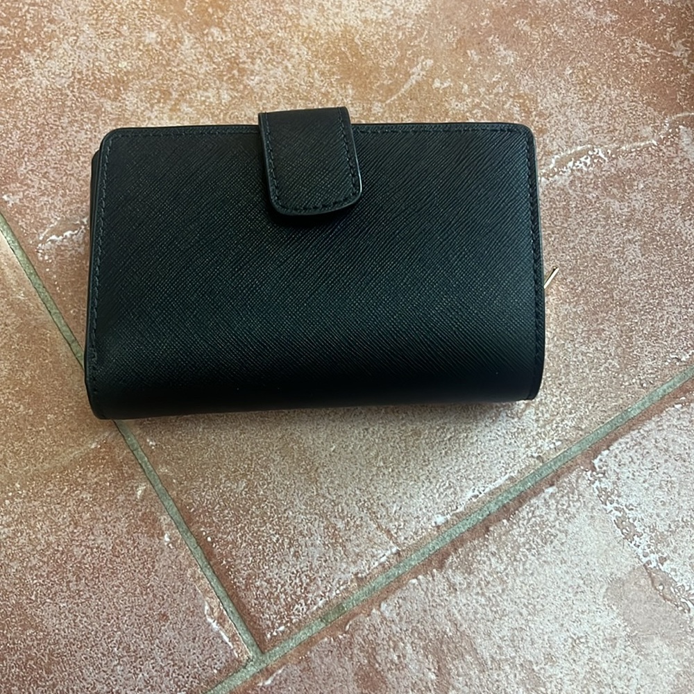 Michael kors wallet blk like new - Picture 2 of 4